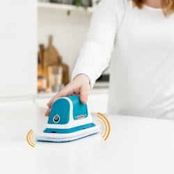 Livington MultiScrubber silně a pohodlně čistí povrch.